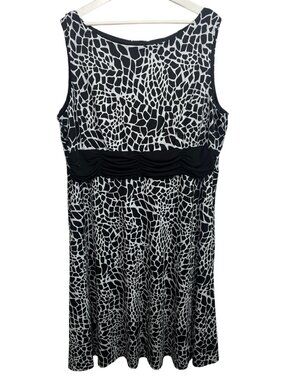 True Envy Women 20W Plus Black White Abstract Print Maxi Dress Stretch